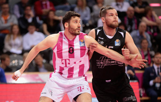 成功打入决 成功打入决