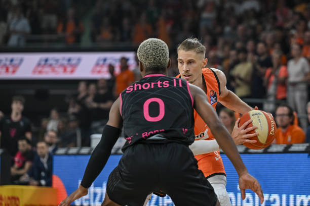 挑战不仅来 挑战不仅来