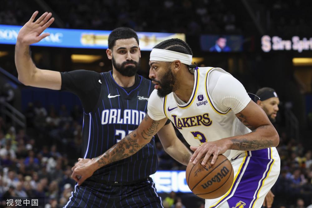 赛场上屡有 赛场上屡有