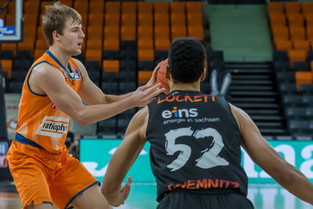 融入问题上 融入问题上